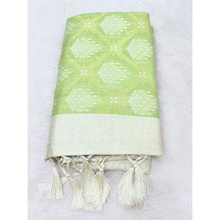 Green Jacquard Saree with Elegant Golden Woven Design & Tassel Pallu